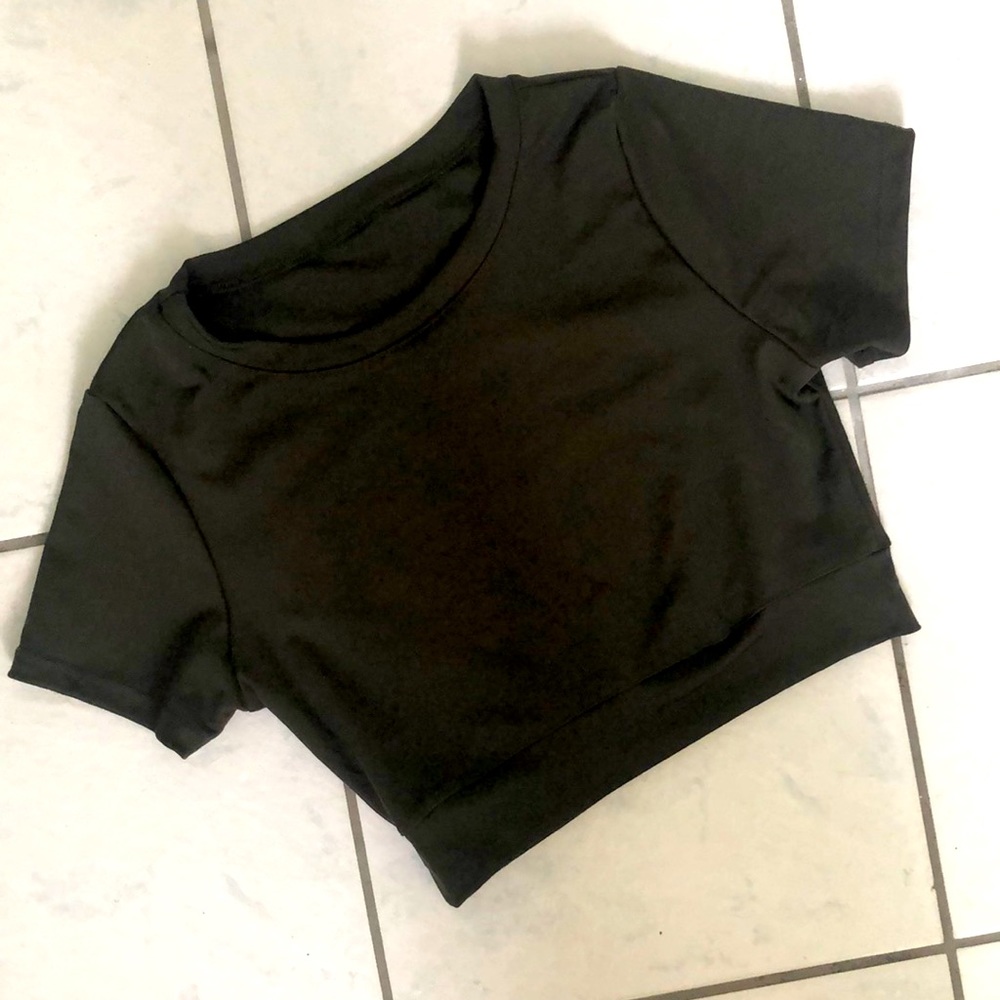 No brand navy green crop top. size:S/M